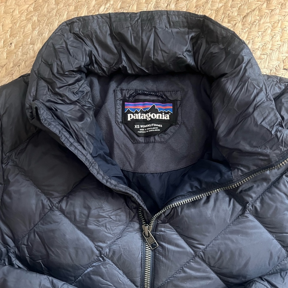 Patagonia Navy Puffer Jacket - Picture 3 of 4